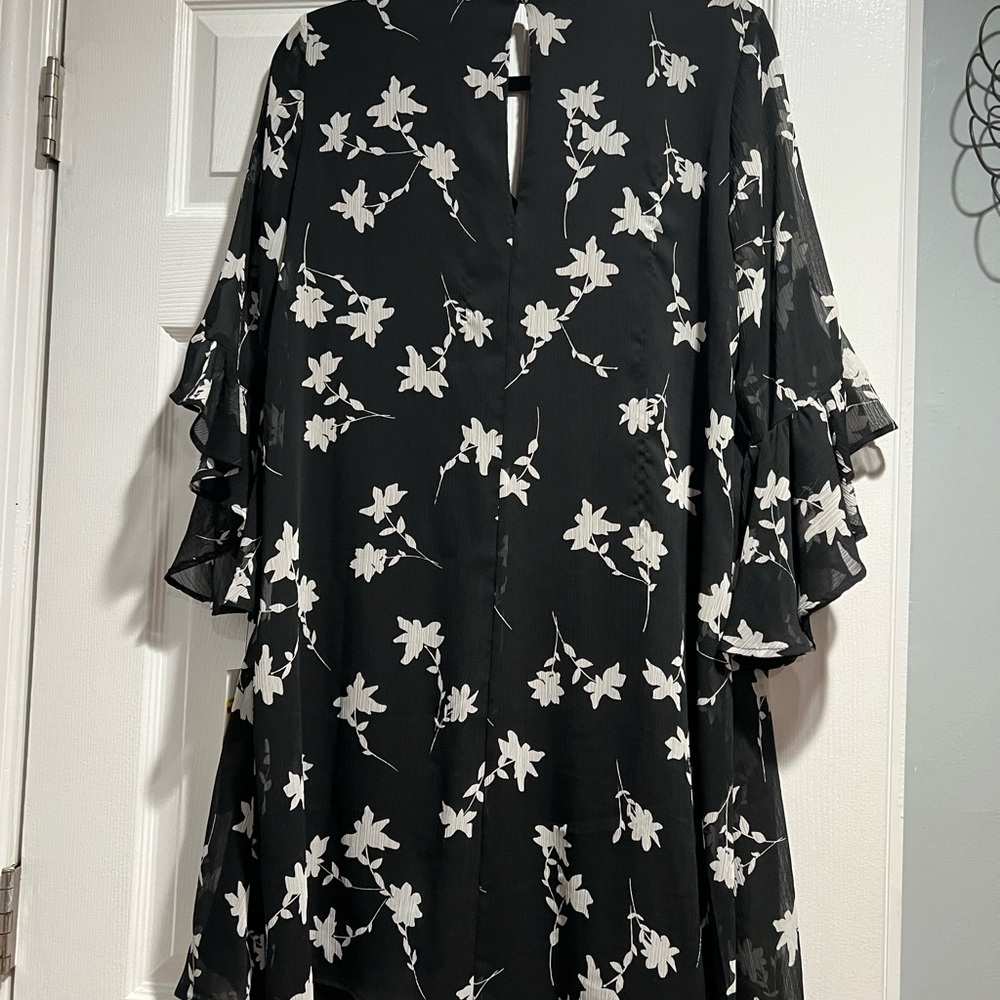 Calvin Klein Black and White Floral Long Sleeve Dress